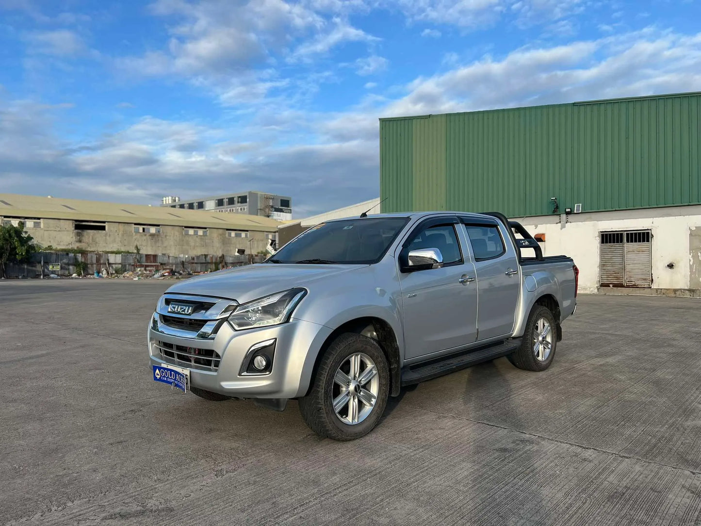 2017 ISUZU DMAX 3.0L 4X2 AUTOMATIC TRANSMISSION - Gold Aces Car Display Center