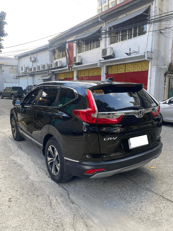 2018 HONDA CRV 1.6L TURBO DIESEL 4X2 AUTOMATIC TRANSMISSION - Gold Aces Car Display Center
