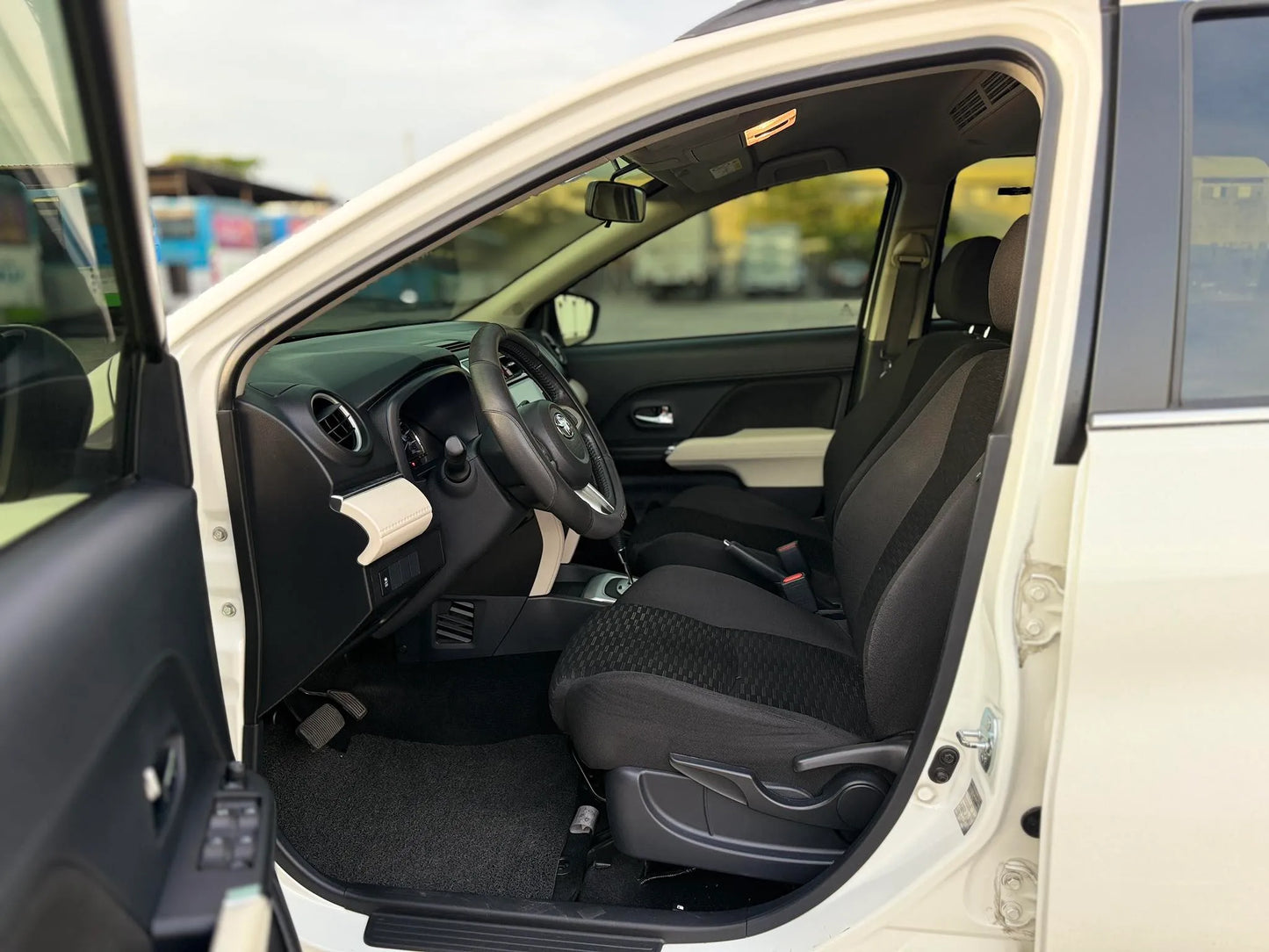 2019 TOYOTA RUSH G 1.5L GAS AUTOMATIC TRANSMISSION - Gold Aces Car Display Center