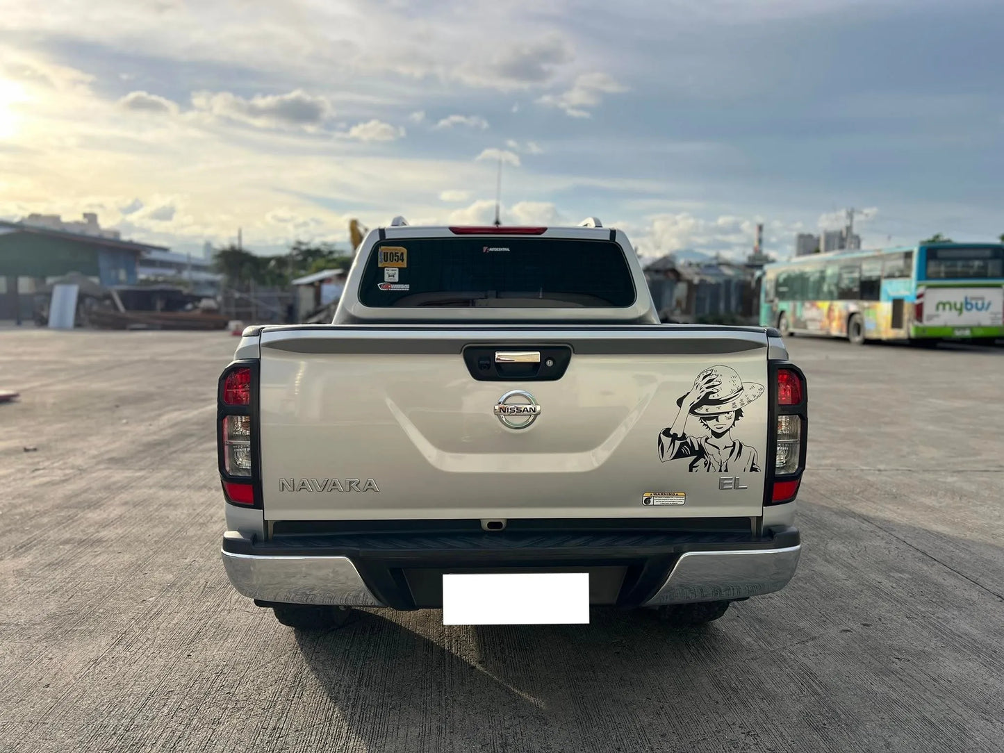 2020 NISSAN NAVARA 2.5L EL 4X2 MANUAL TRANSMISSION - Gold Aces Car Display Center