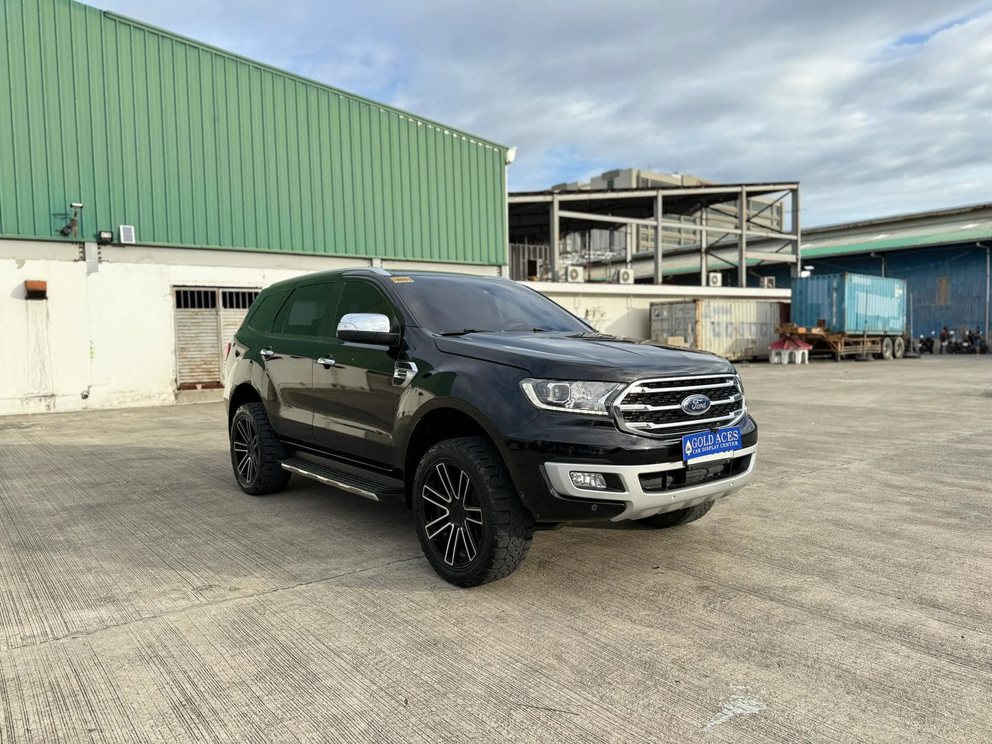 2021 FORD EVEREST TITANIUM 4X4 3.2L DSL 4X4 AUTOMATIC TRANSMISSION - Gold Aces Car Display Center