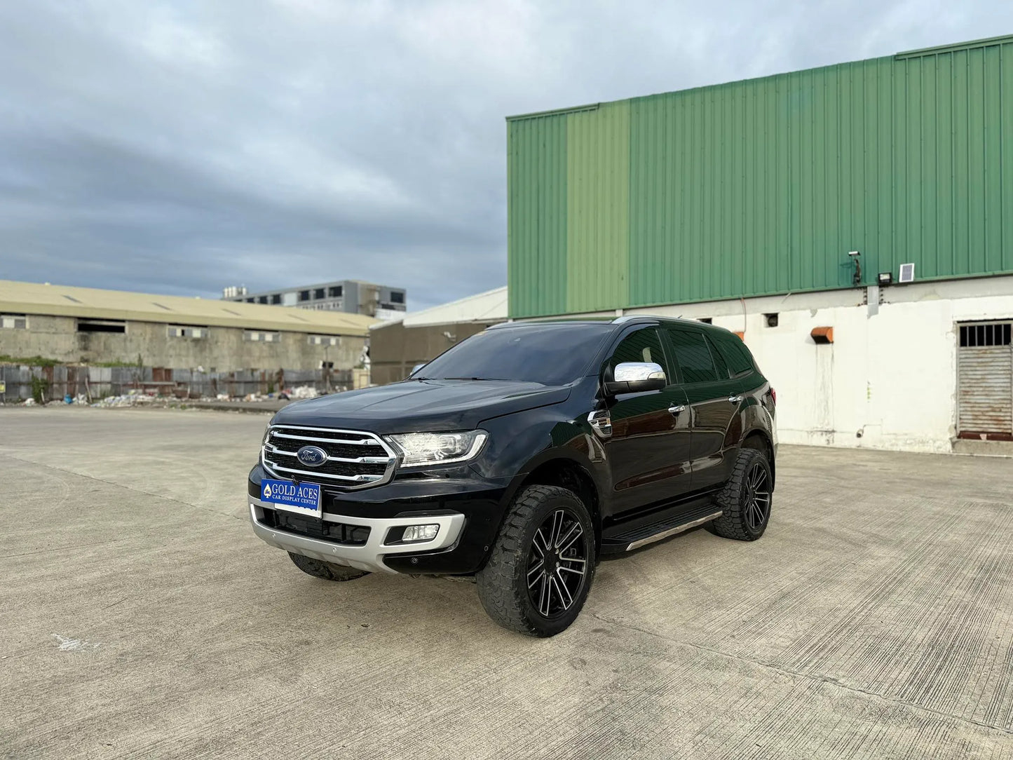 2021 FORD EVEREST TITANIUM 4X4 3.2L DSL 4X4 AUTOMATIC TRANSMISSION - Gold Aces Car Display Center