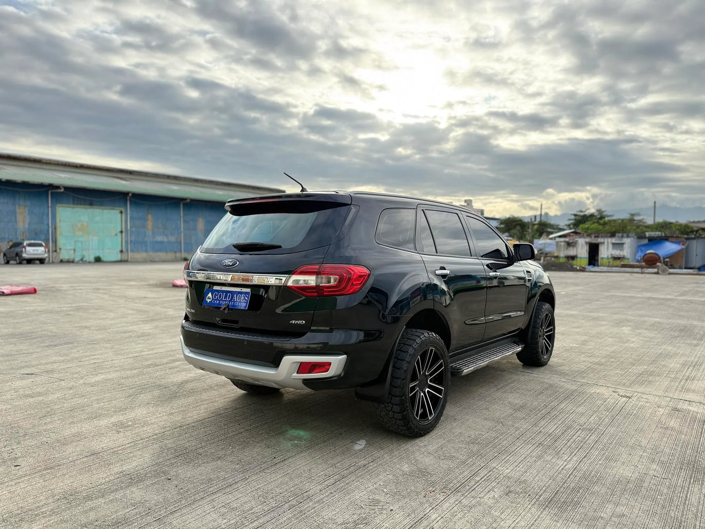 2021 FORD EVEREST TITANIUM 4X4 3.2L DSL 4X4 AUTOMATIC TRANSMISSION - Gold Aces Car Display Center