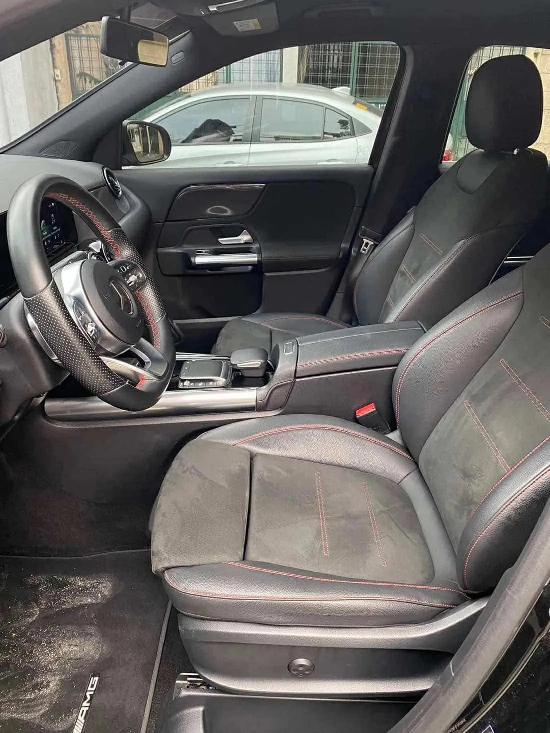 2021 MERCEDES BENZ GLA CLASS GLA200 AMG LINE AUTOMATIC TRANSMISSION - Gold Aces Car Display Center