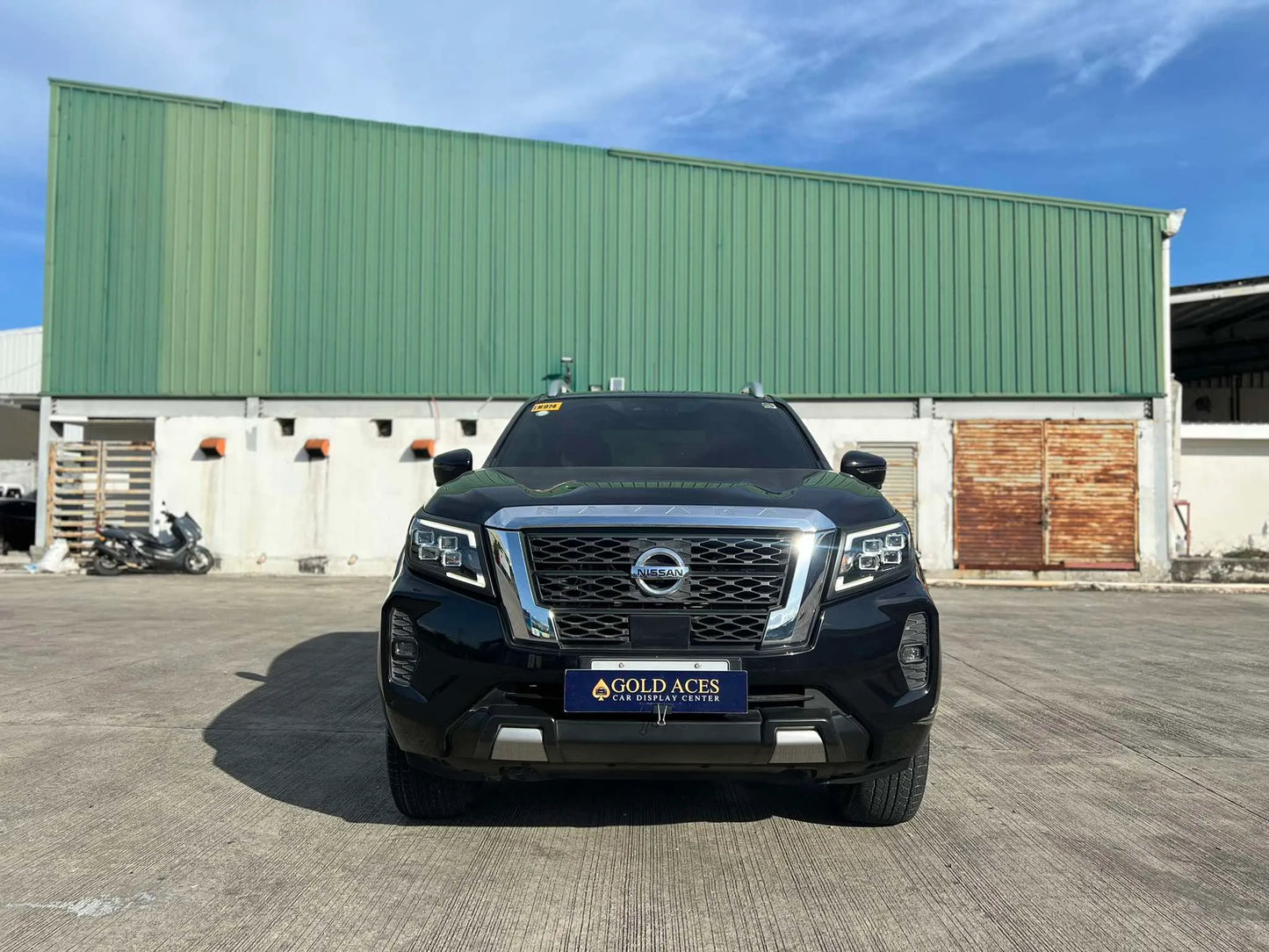 2021 NISSAN NAVARA 2.5L VL 4X2 AUTOMATIC TRANSMISSION - Gold Aces Car Display Center