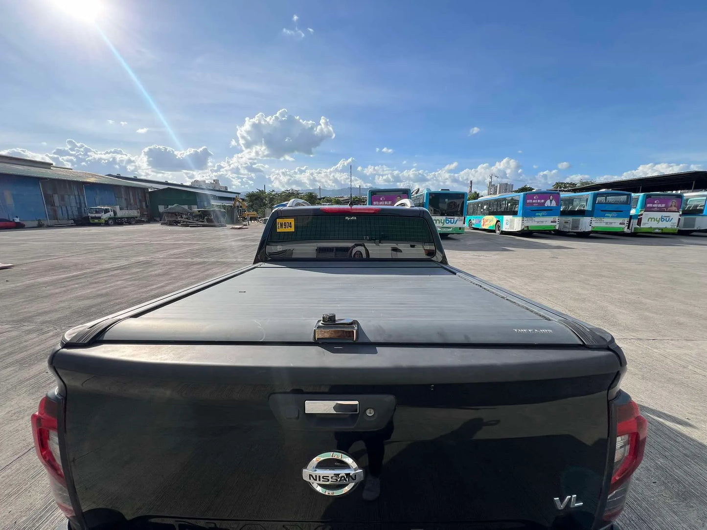 2021 NISSAN NAVARA 2.5L VL 4X2 AUTOMATIC TRANSMISSION - Gold Aces Car Display Center
