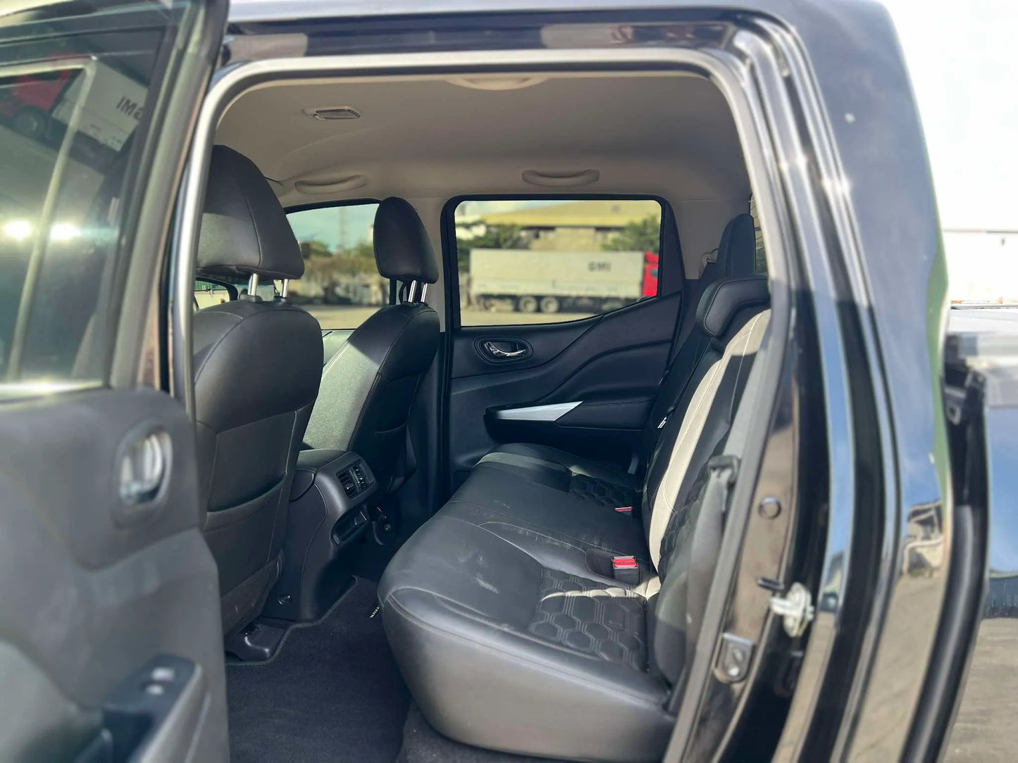 2021 NISSAN NAVARA 2.5L VL 4X2 AUTOMATIC TRANSMISSION - Gold Aces Car Display Center