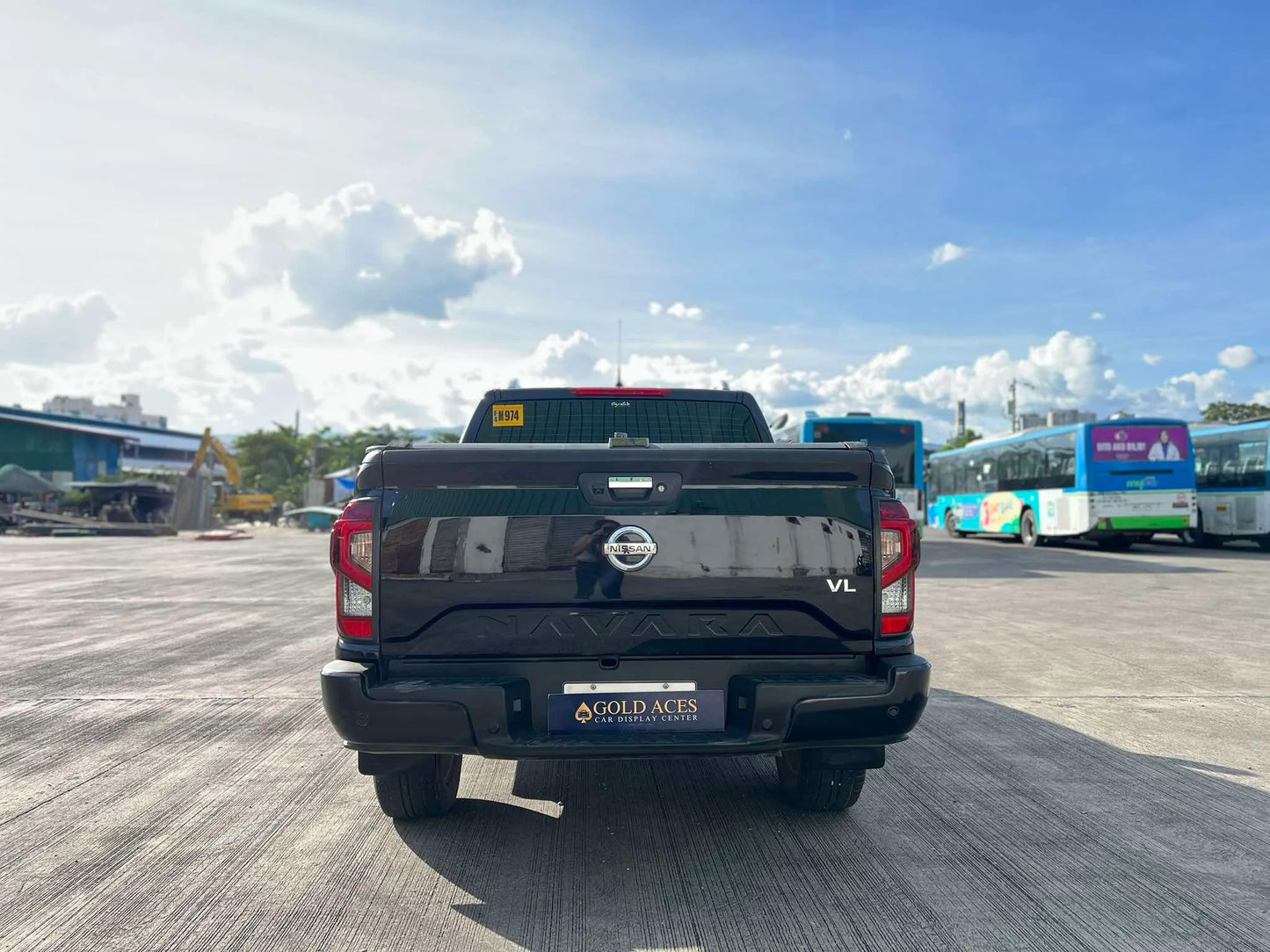 2021 NISSAN NAVARA 2.5L VL 4X2 AUTOMATIC TRANSMISSION - Gold Aces Car Display Center