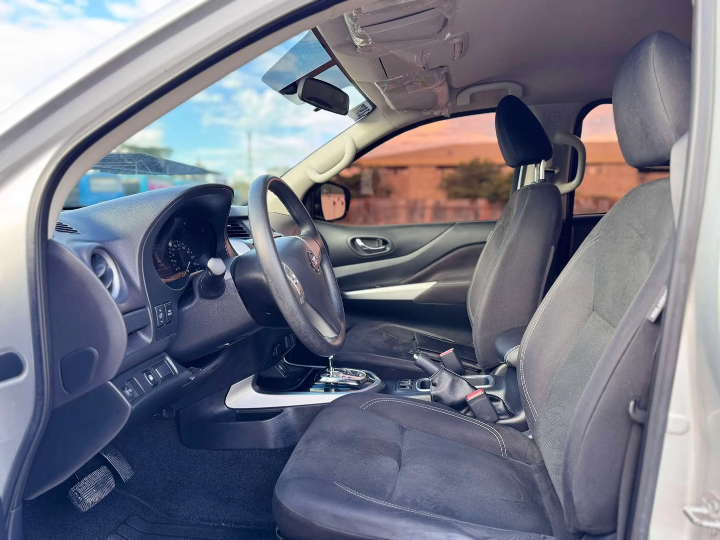 2021 NISSAN TERRA 2.5L VE 4X2 AUTOMATIC TRANMISSION - Gold Aces Car Display Center