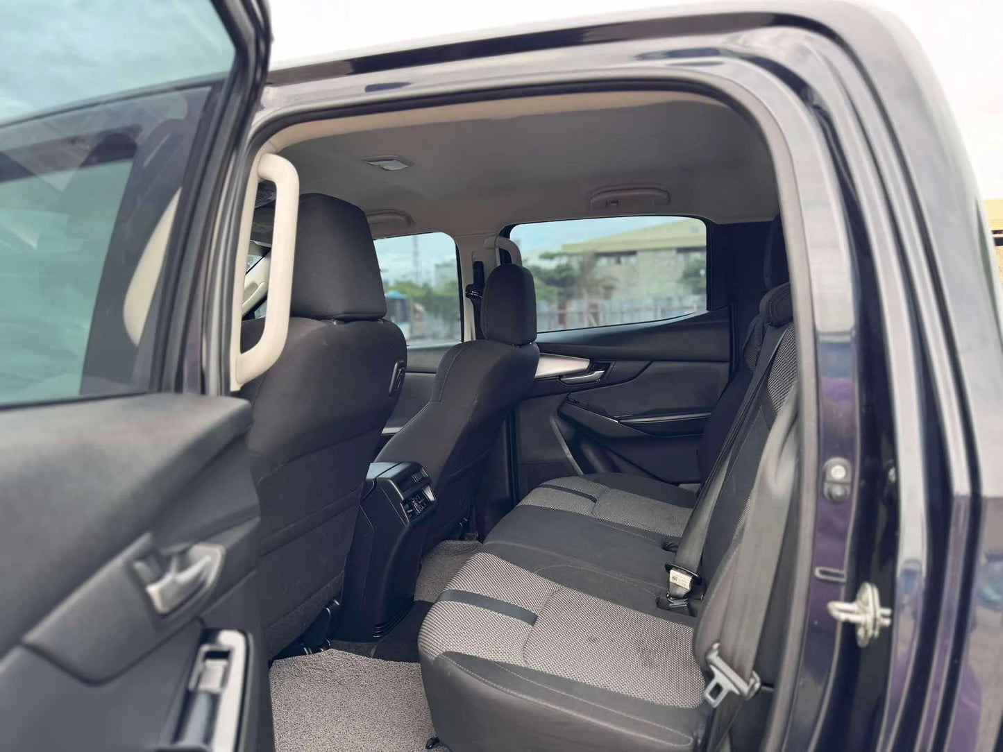 2022 MAZDA BT50 3.0L 4X2 AUTOMATIC TRANSMISSION (10T KMS ONLY!) - Gold Aces Car Display Center