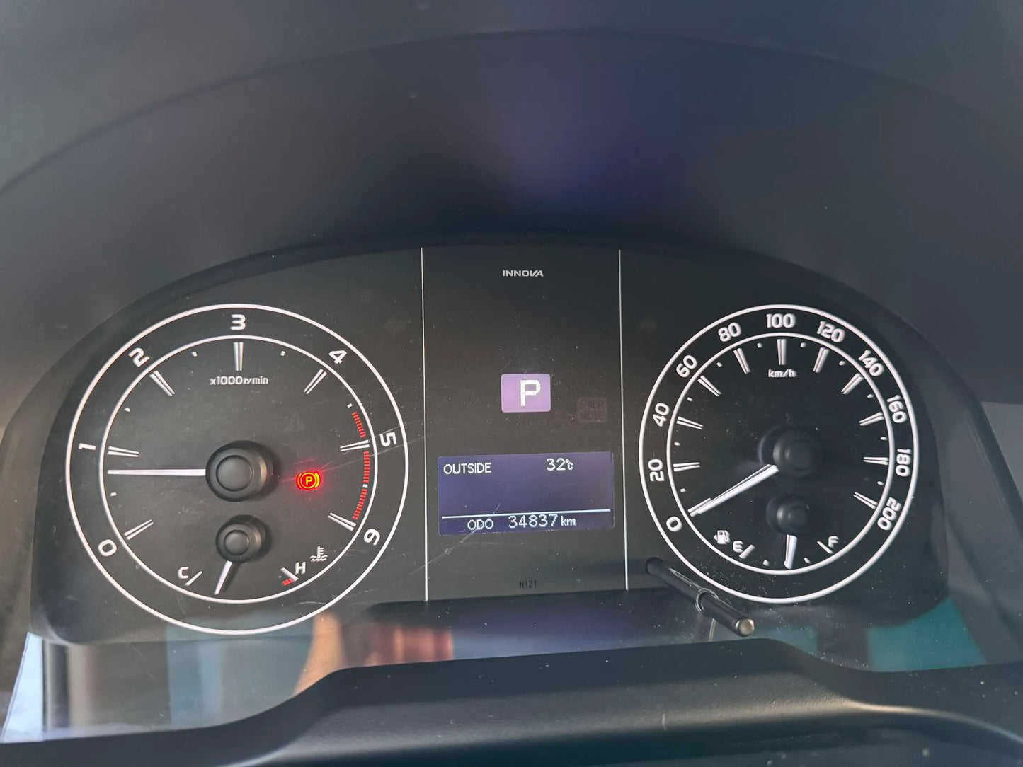 2023 TOYOTA INNOVA 2.8L E AUTOMATIC TRANSMISSION - Gold Aces Car Display Center