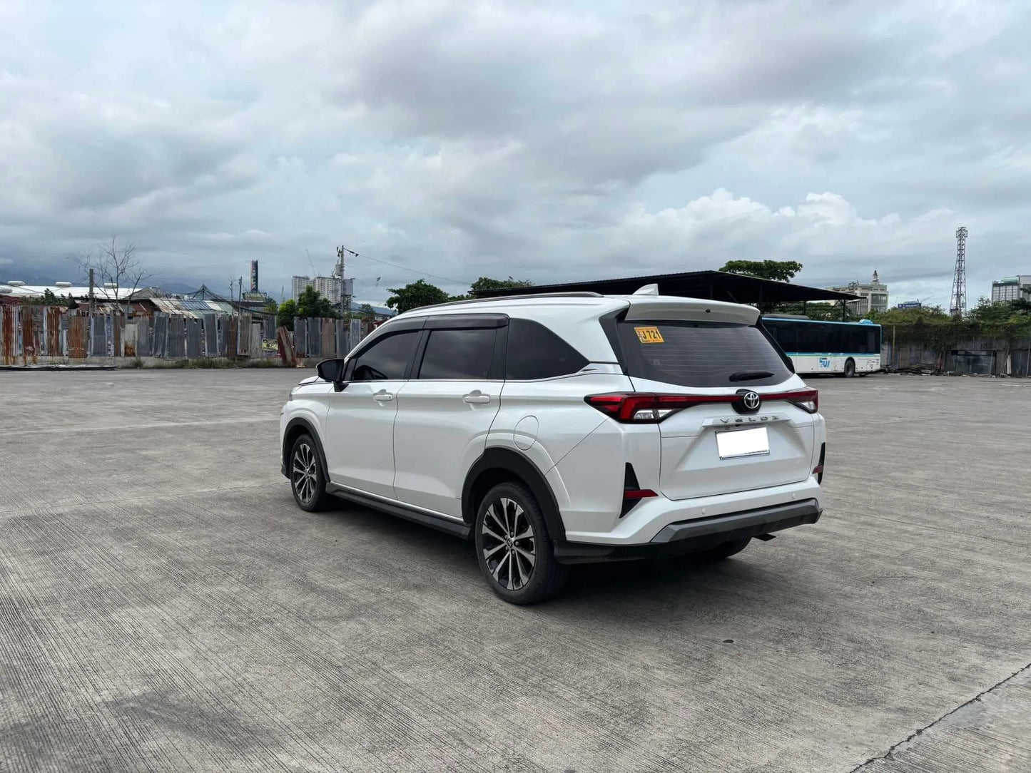 2023 TOYOTA VELOZ 1.5L CVT (11T KMS ONLY!) - Gold Aces Car Display Center