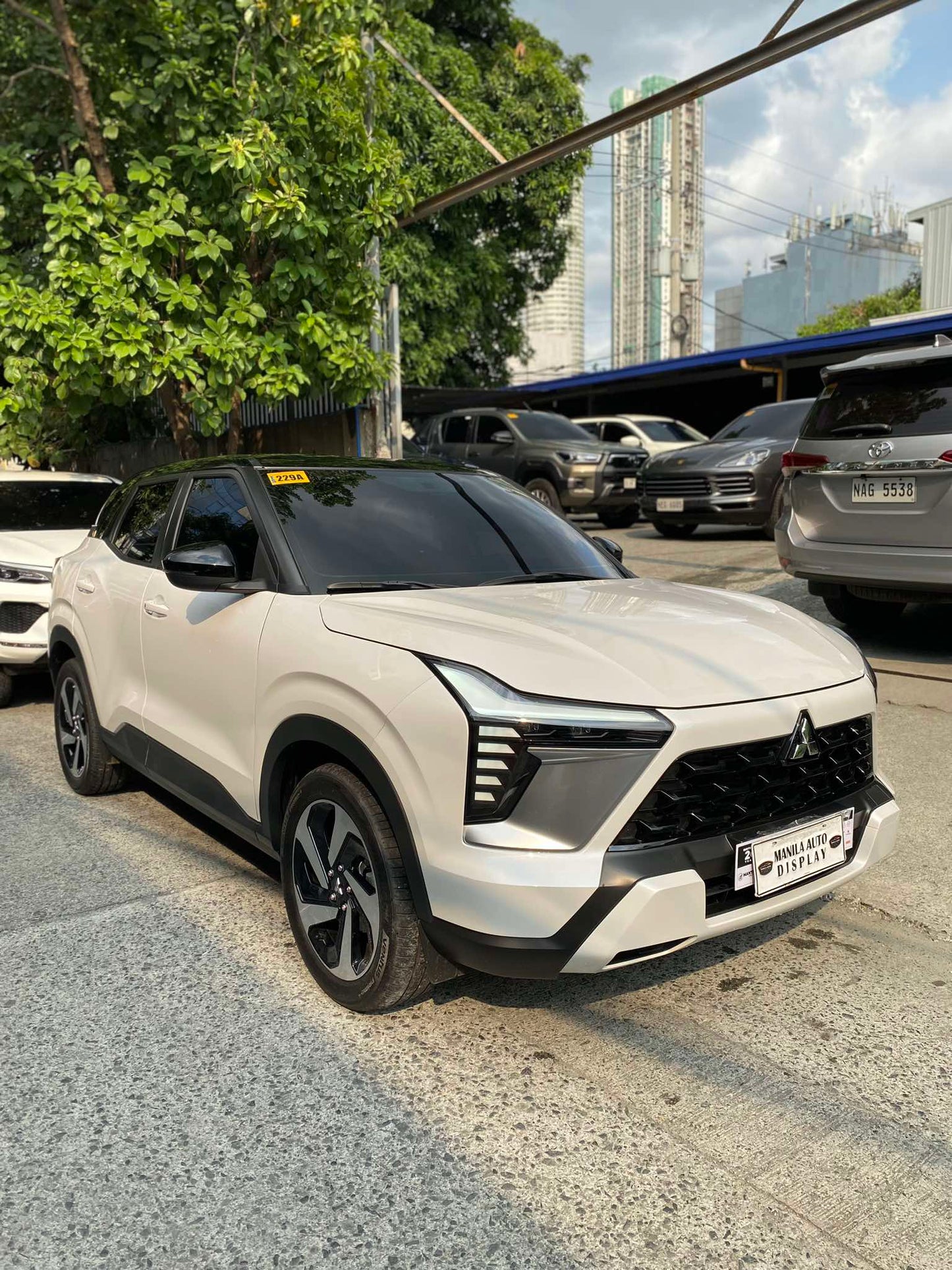 2025 MITSUBISHI XFORCE GLS 1.5LG 2WD AUTOMATIC TRANSMISSION (ALMOST BRAND NEW) Gold Aces Car Display Center