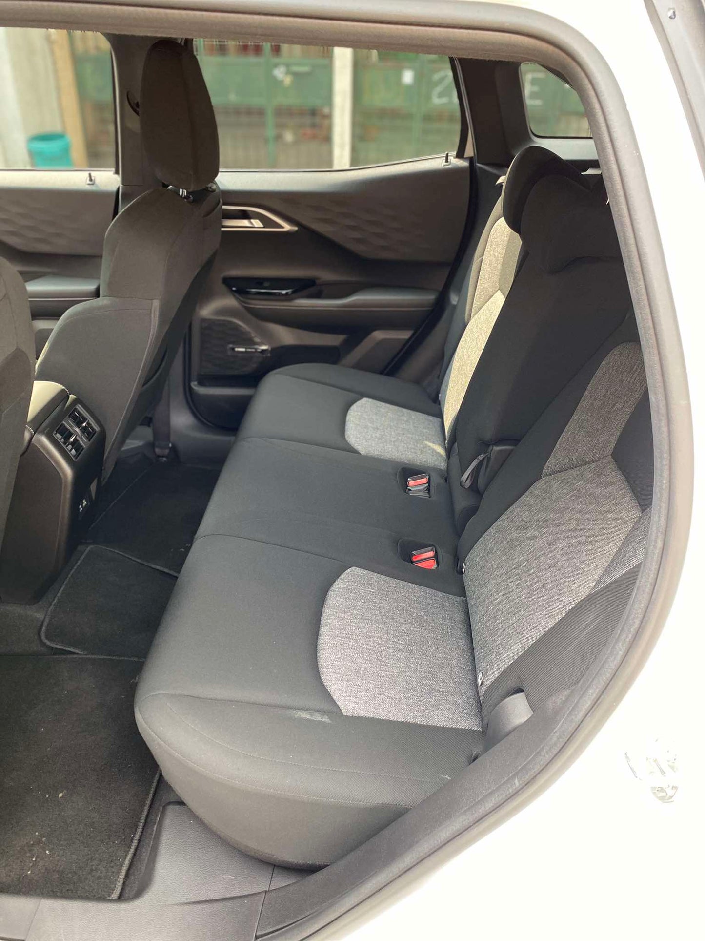 2025 MITSUBISHI XFORCE GLS 1.5LG 2WD AUTOMATIC TRANSMISSION (ALMOST BRAND NEW) Gold Aces Car Display Center