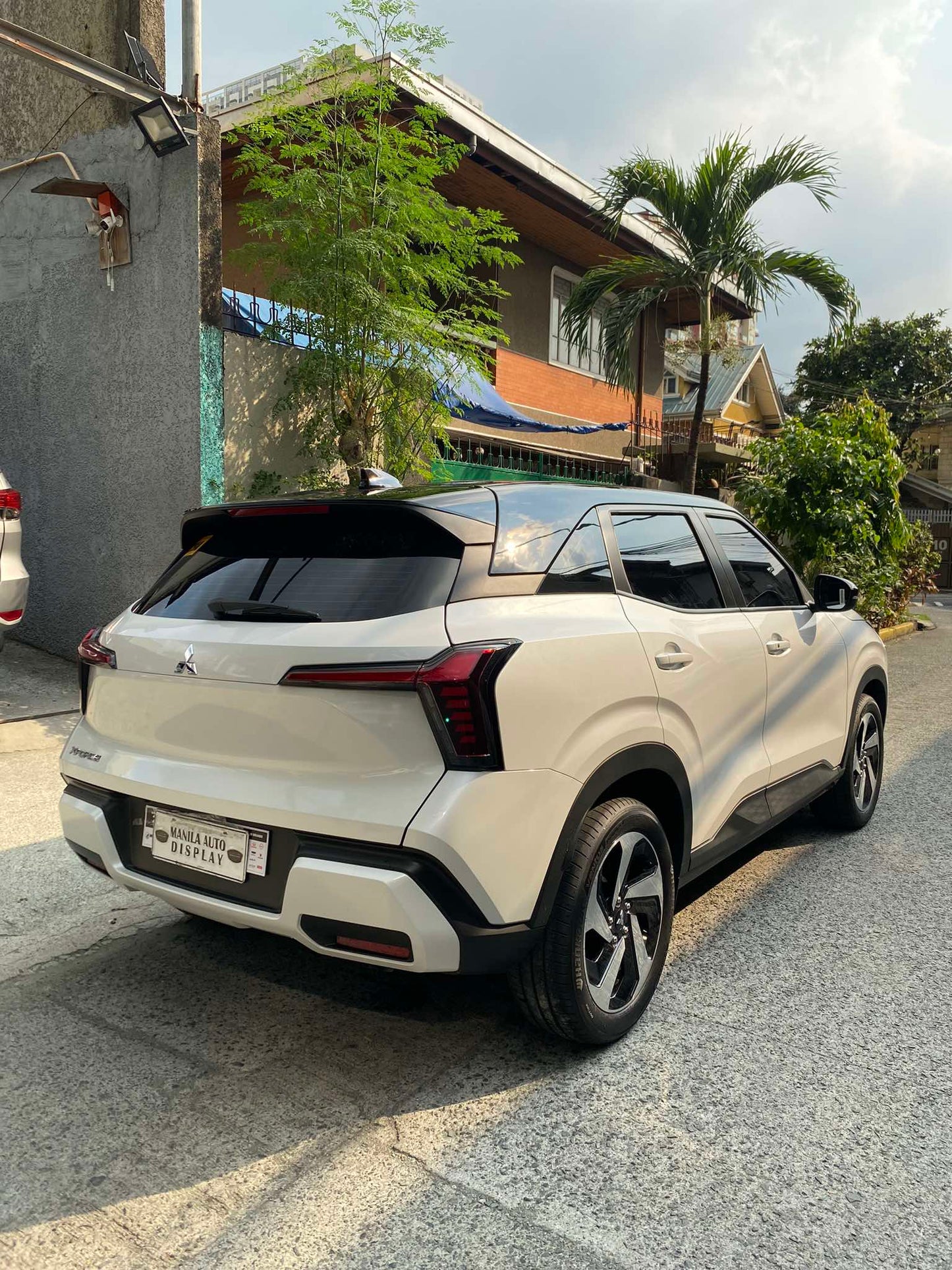 2025 MITSUBISHI XFORCE GLS 1.5LG 2WD AUTOMATIC TRANSMISSION (ALMOST BRAND NEW) Gold Aces Car Display Center
