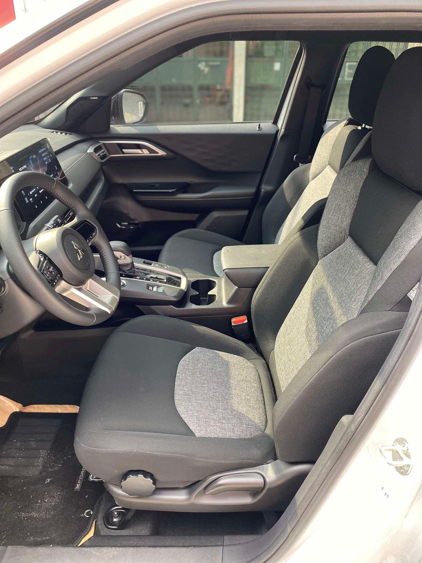 2025 MITSUBISHI XFORCE GLS 1.5LG 2WD AUTOMATIC TRANSMISSION (ALMOST BRAND NEW) Gold Aces Car Display Center