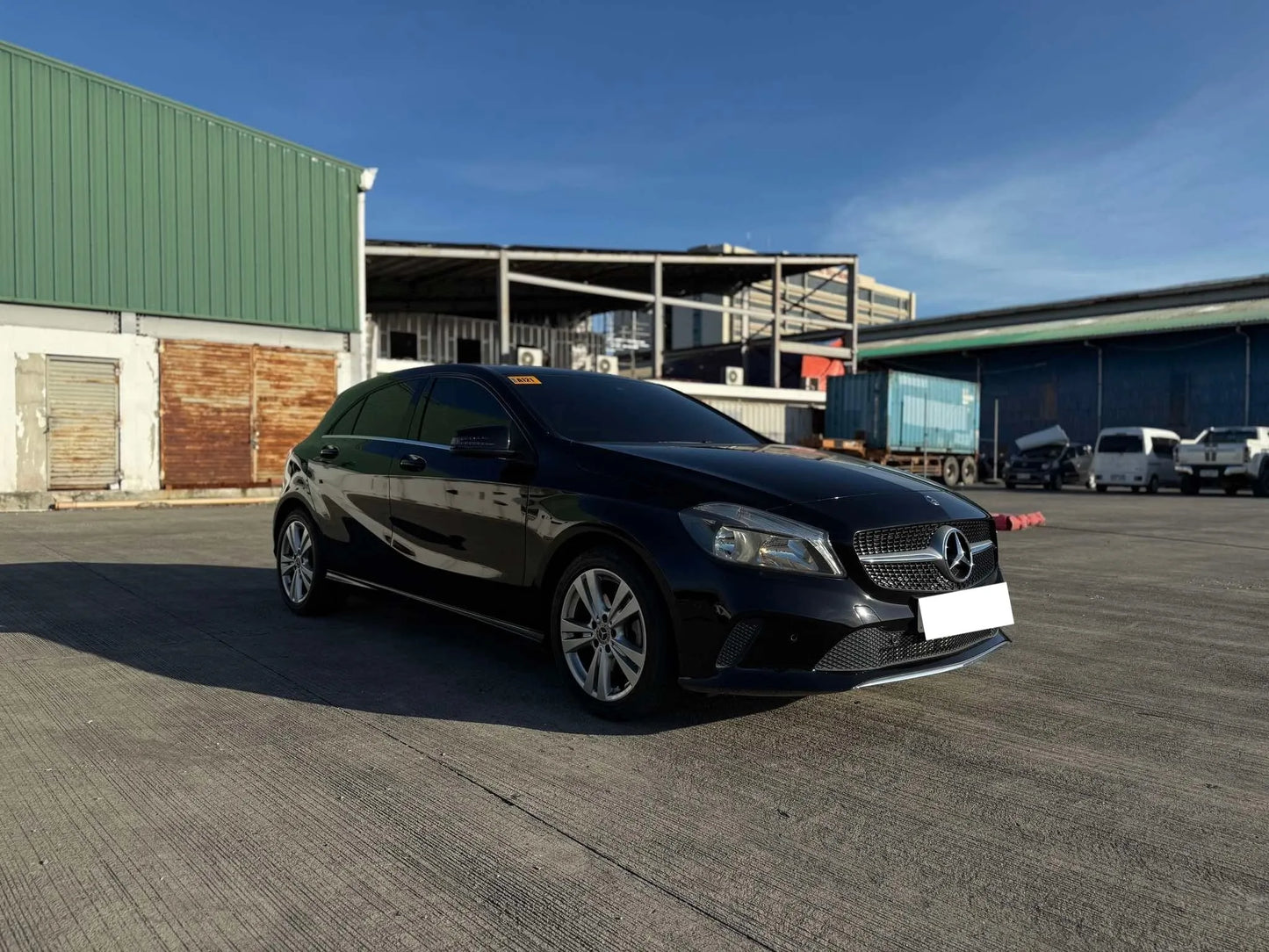 2018 MERCEDES BENZ A180 9T KMS ONLY! Gold Aces Car Display Center