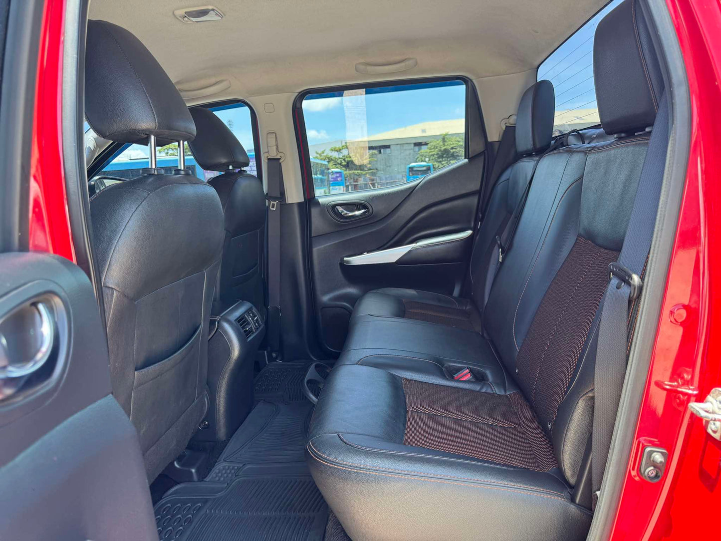 2020 NISSAN NAVARA 2.5L EL 4X2 AUTOMATIC TRANSMISSION Gold Aces Car Display Center