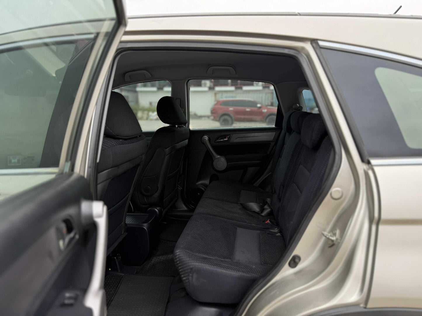 2007 HONDA CRV 2.0L 4X2 AUTOMATIC TRANSMISSION Gold Aces Car Display Center