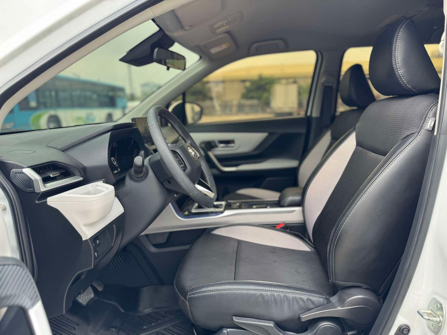 2023 TOYOTA VELOZ 1.5L V AUTOMATIC TRANSMISSION (24T KMS ONLY!) Gold Aces Car Display Center