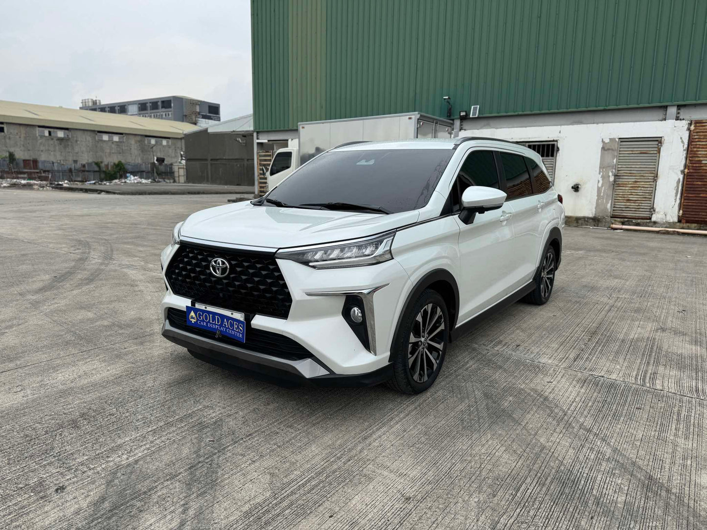 2023 TOYOTA VELOZ 1.5L V AUTOMATIC TRANSMISSION (24T KMS ONLY!) Gold Aces Car Display Center