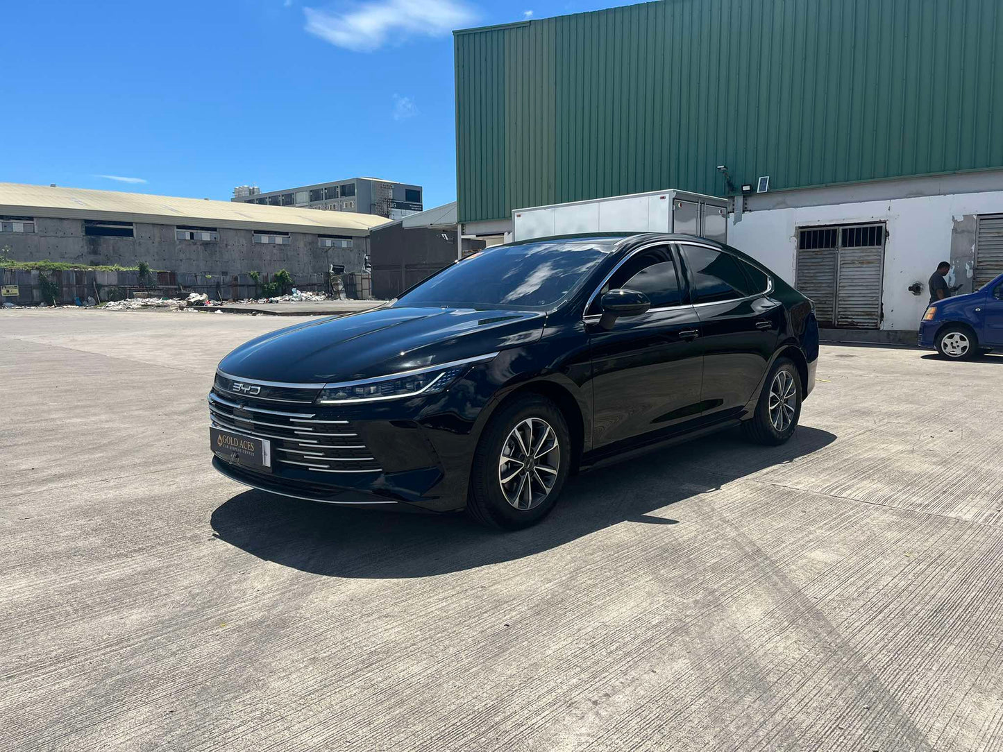 2025 BYD SEAL 5 1.5L AUTOMATIC TRANSMISSION (400KM ONLY!) Gold Aces Car Display Center