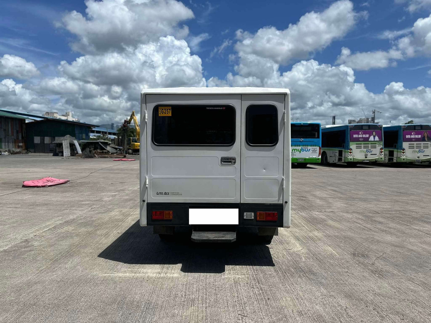 2023 TOYOTA LITEACE 1.5L MANUAL TRANSMISSION (8TKM ONLY!) Gold Aces Car Display Center