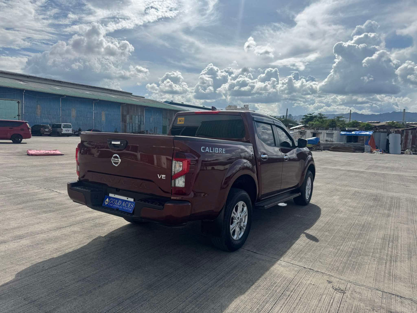 2025 NISSAN NAVARA 2.5L VE CALIBRE 4X2 MANUAL TRANSMISSION Gold Aces Car Display Center