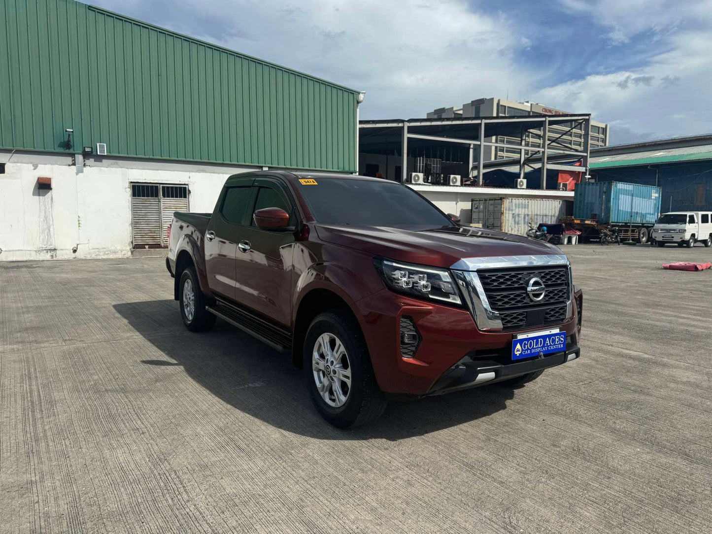 2025 NISSAN NAVARA 2.5L VE CALIBRE 4X2 MANUAL TRANSMISSION Gold Aces Car Display Center