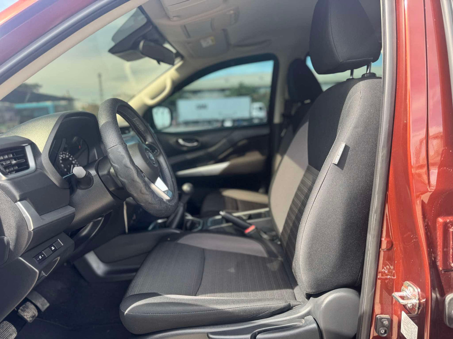 2025 NISSAN NAVARA 2.5L VE CALIBRE 4X2 MANUAL TRANSMISSION Gold Aces Car Display Center