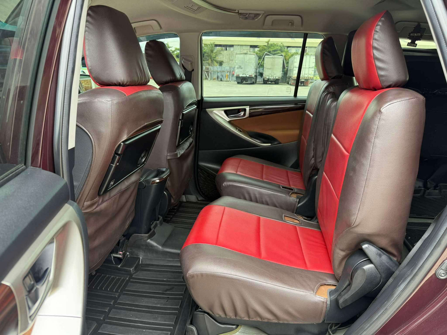 2017 TOYOTA INNOVA V DIESEL 2.8L AUTOMATIC TRANSMISSION (46TKM ONLY!) Gold Aces Car Display Center