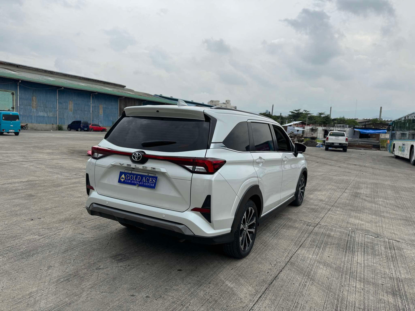 2023 TOYOTA VELOZ 1.5L V AUTOMATIC TRANSMISSION (24T KMS ONLY!) Gold Aces Car Display Center