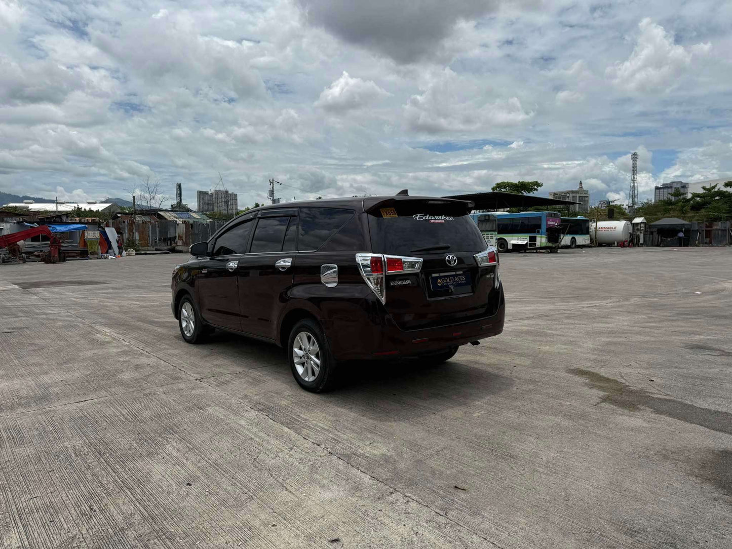 2017 TOYOTA INNOVA V DIESEL 2.8L AUTOMATIC TRANSMISSION (46TKM ONLY!) Gold Aces Car Display Center