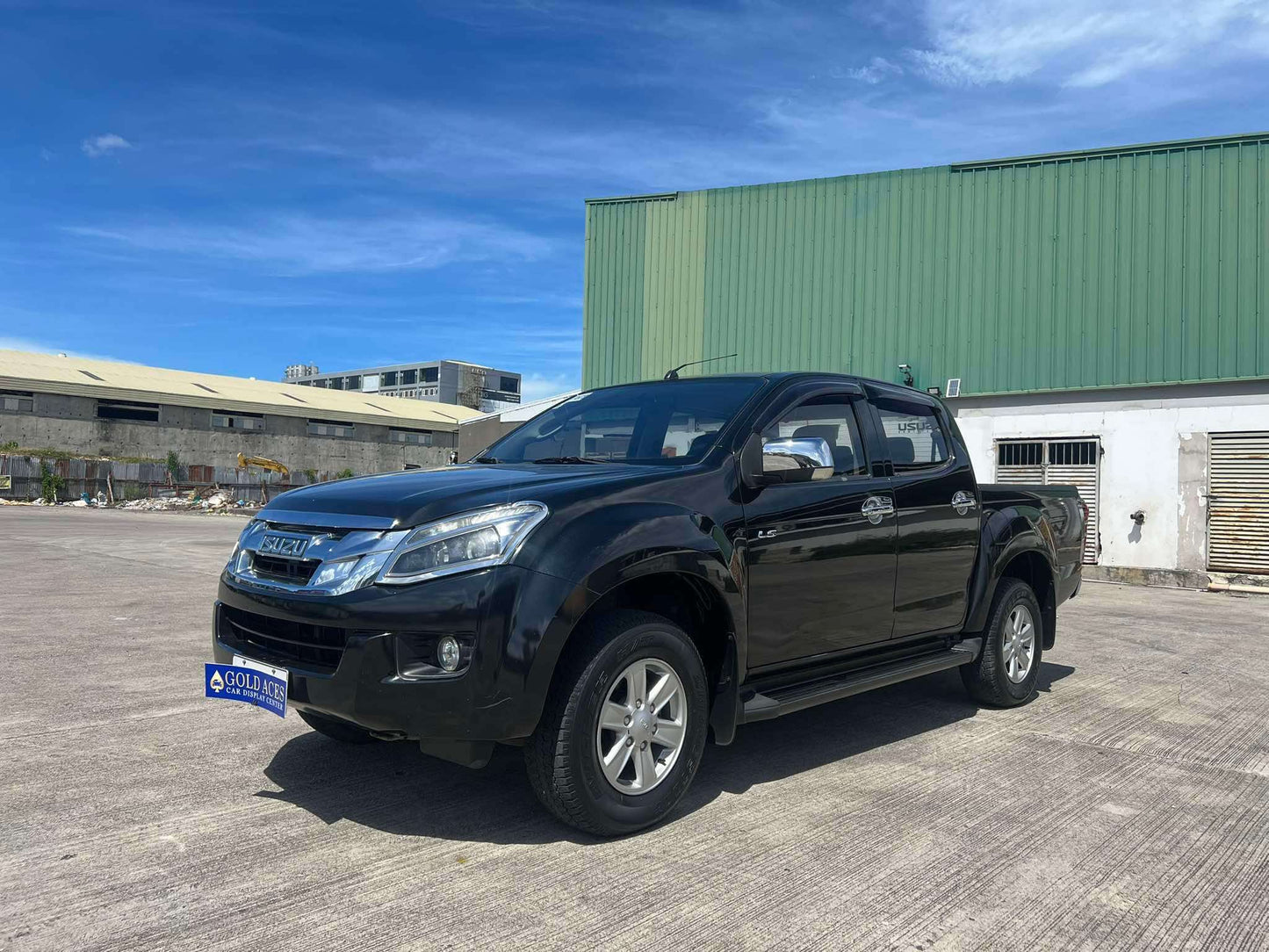 2015 ISUZU DMAX 2.5L 4X2 MANUAL TRANSMISSION (48TKM ONLY!!) Gold Aces Car Display Center
