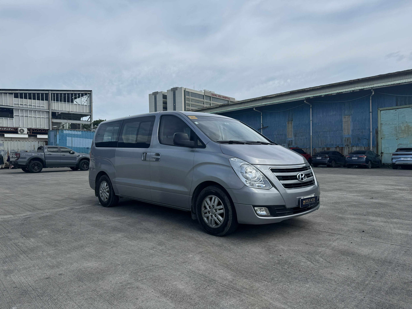 2016 HYUNDAI GRAND STAREX 2.5L AUTOMATIC TRANSMISSION Gold Aces Car Display Center