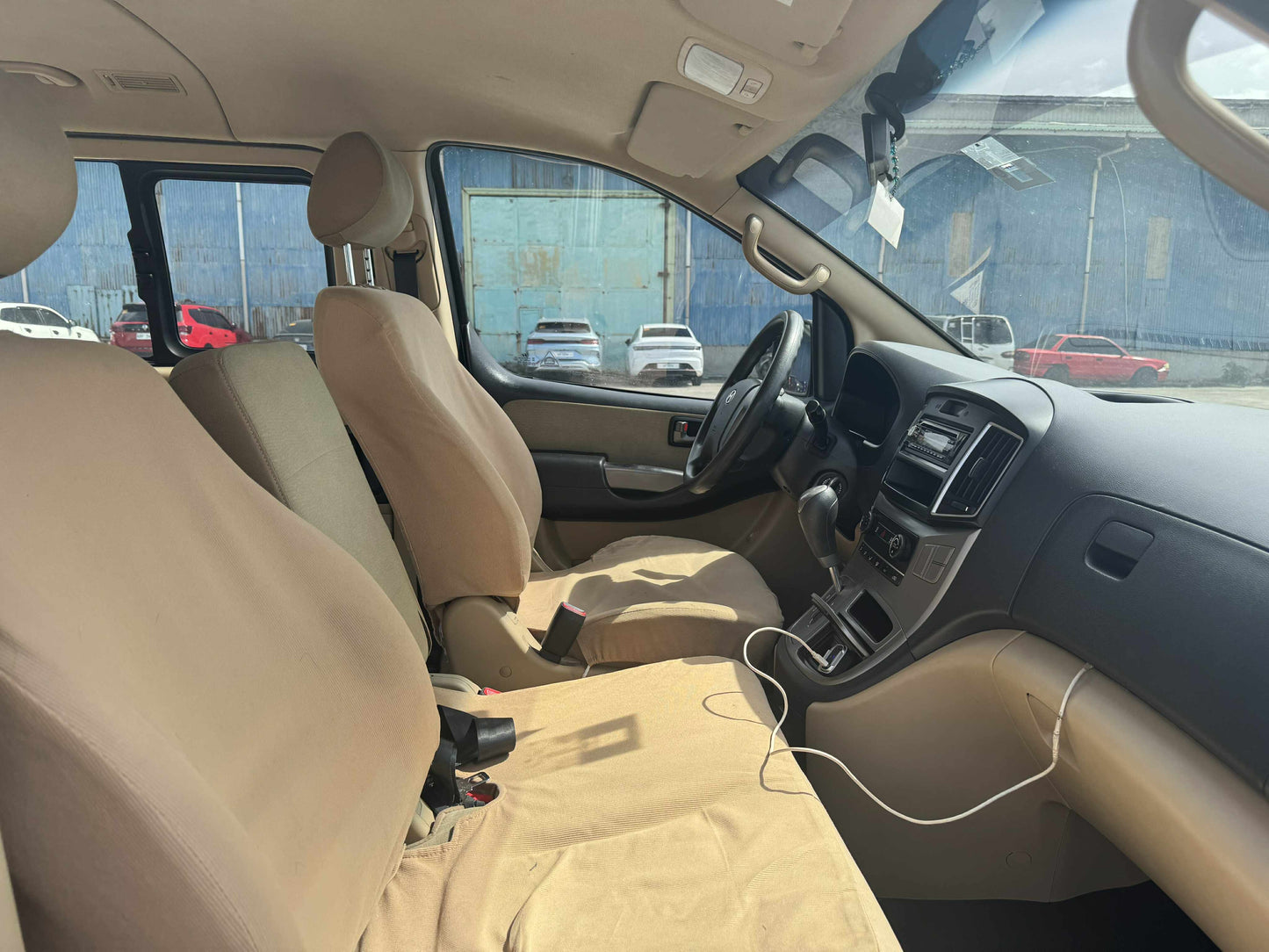 2016 HYUNDAI GRAND STAREX 2.5L AUTOMATIC TRANSMISSION Gold Aces Car Display Center