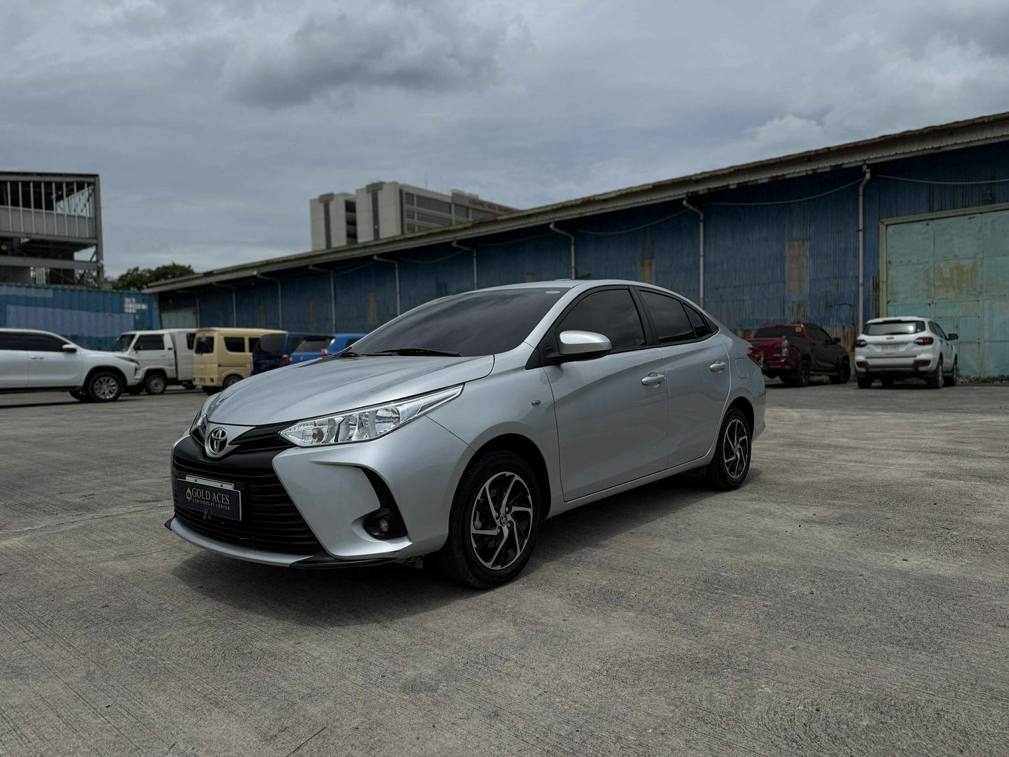 2025 TOYOTA VIOS 1.3L XLE AUTOMATIC TRANSMISSION (2TKMS ONLY!) Gold Aces Car Display Center
