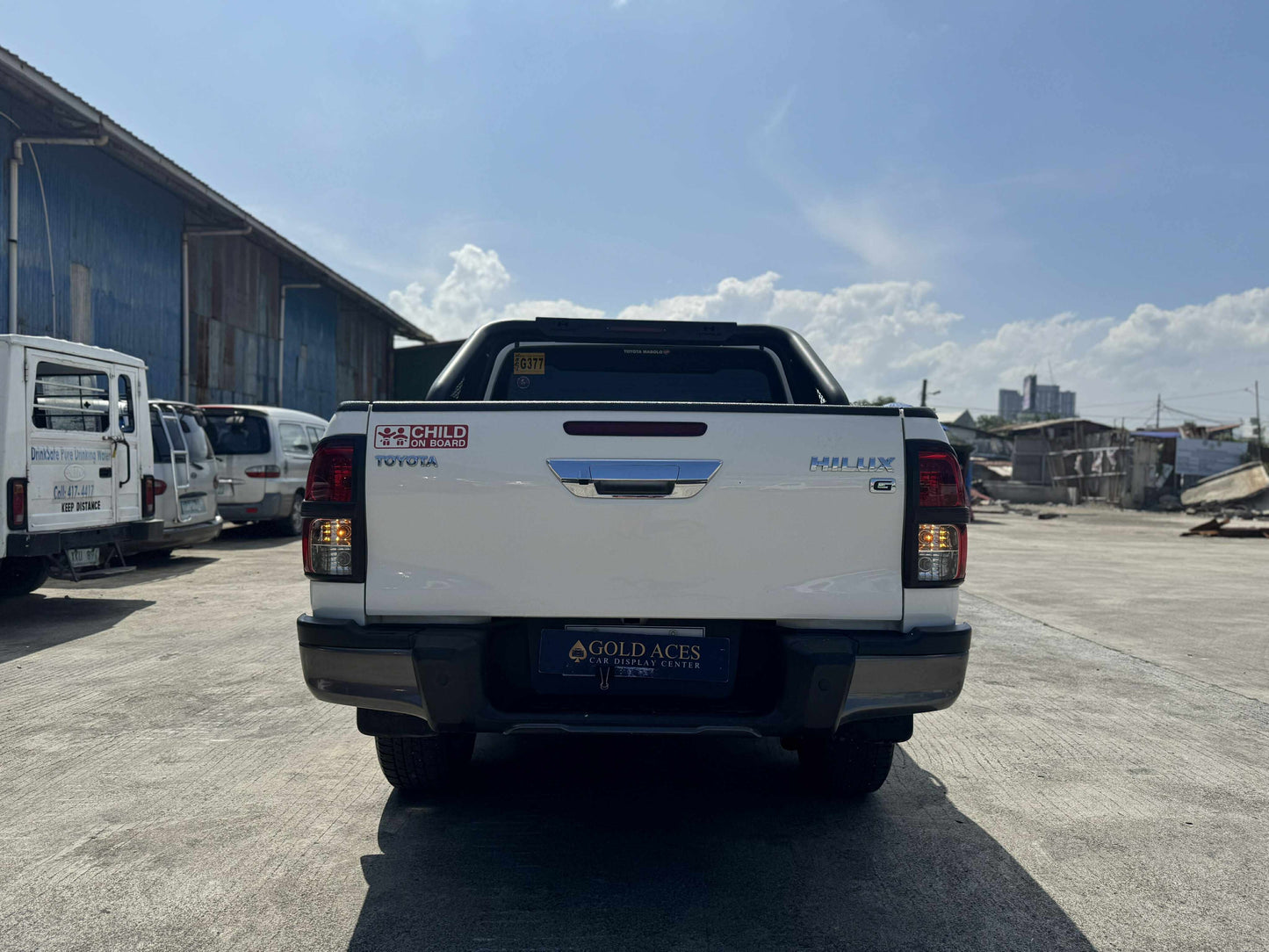 2023 TOYOTA HILUX G 2.5L AUTOMATIC TRANSMISSION Gold Aces Car Display Center