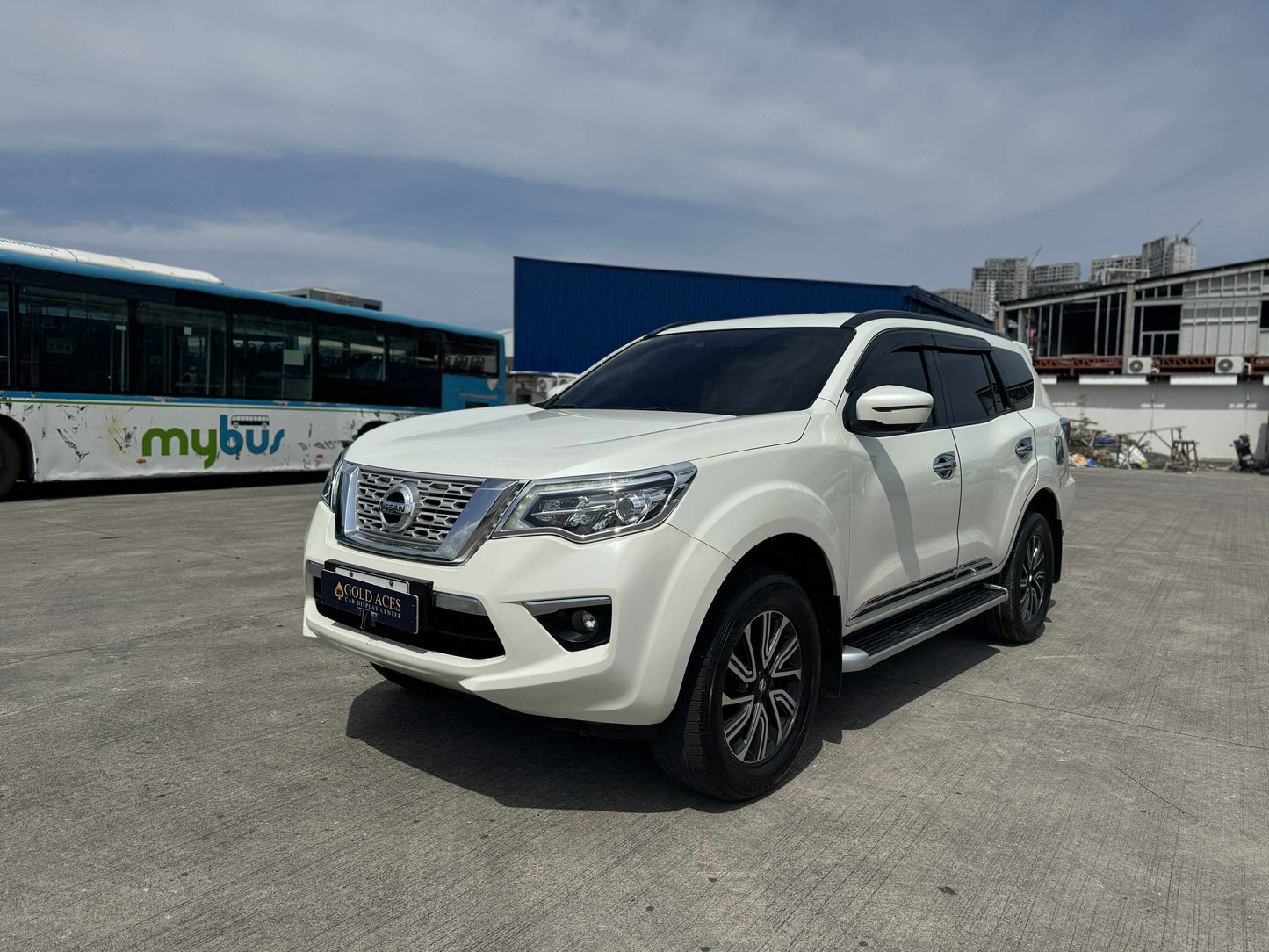 2019 NISSAN TERRA 2.5L VL 4X2 AUTOMATIC TRANMISSION Gold Aces Car Display Center