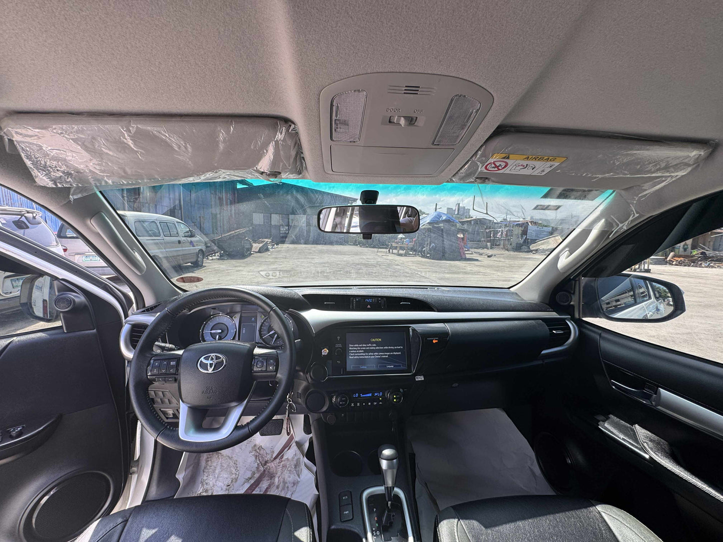 2023 TOYOTA HILUX G 2.5L AUTOMATIC TRANSMISSION Gold Aces Car Display Center