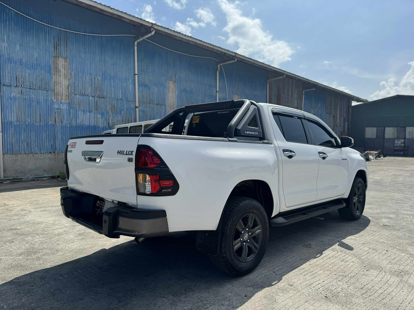 2023 TOYOTA HILUX G 2.5L AUTOMATIC TRANSMISSION Gold Aces Car Display Center