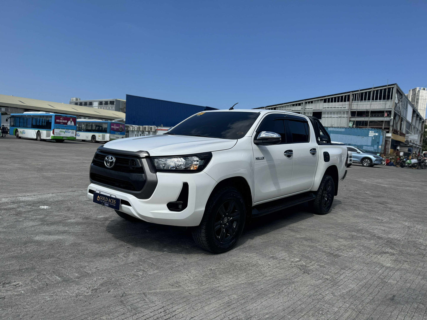 2023 TOYOTA HILUX G 2.5L AUTOMATIC TRANSMISSION Gold Aces Car Display Center
