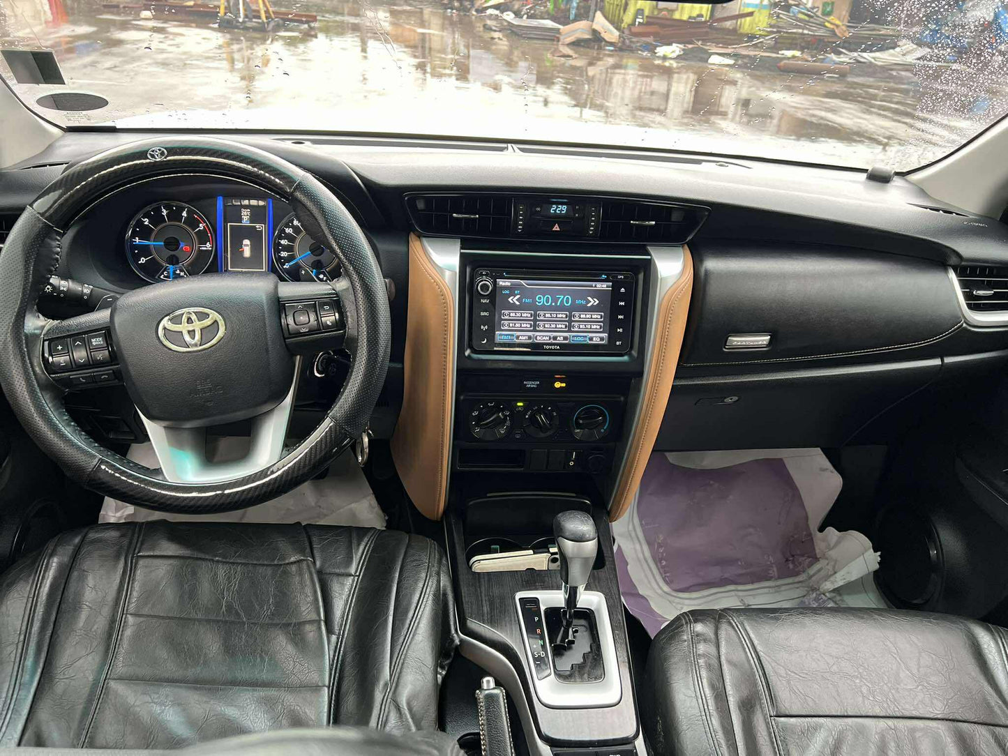 2016 TOYOTA FORTUNER 2.4L G 4X2 AUTOMATIC TRANSMISSION Gold Aces Car Display Center