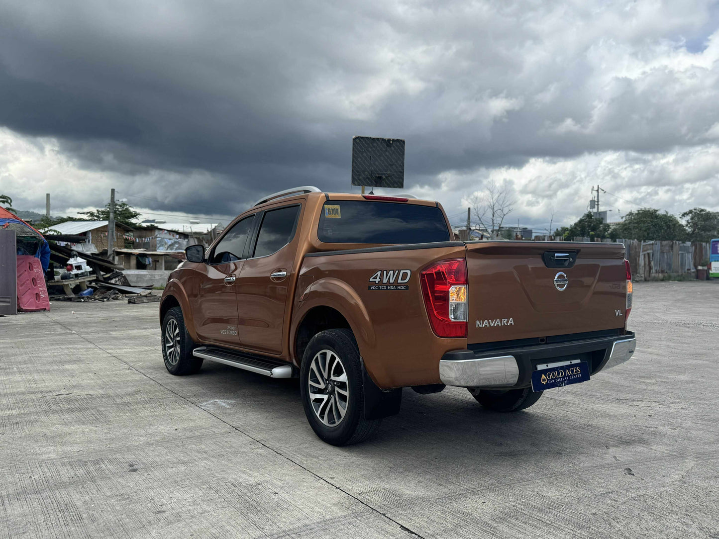 2018 NISSAN NAVARA 2.5L4X2 VL AUTOMATIC TRANSMISSION Gold Aces Car Display Center