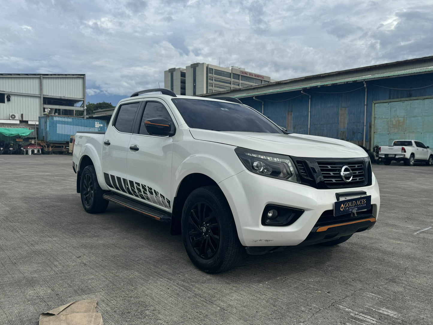 2019 NISSAN NAVARA 2.5L EL LIMITED AUTOMATIC TRANSMISSION Gold Aces Car Display Center