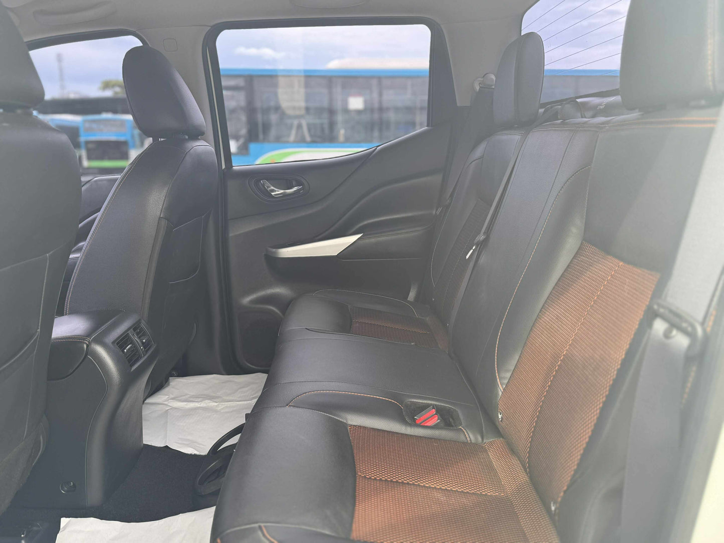 2019 NISSAN NAVARA 2.5L EL LIMITED AUTOMATIC TRANSMISSION Gold Aces Car Display Center