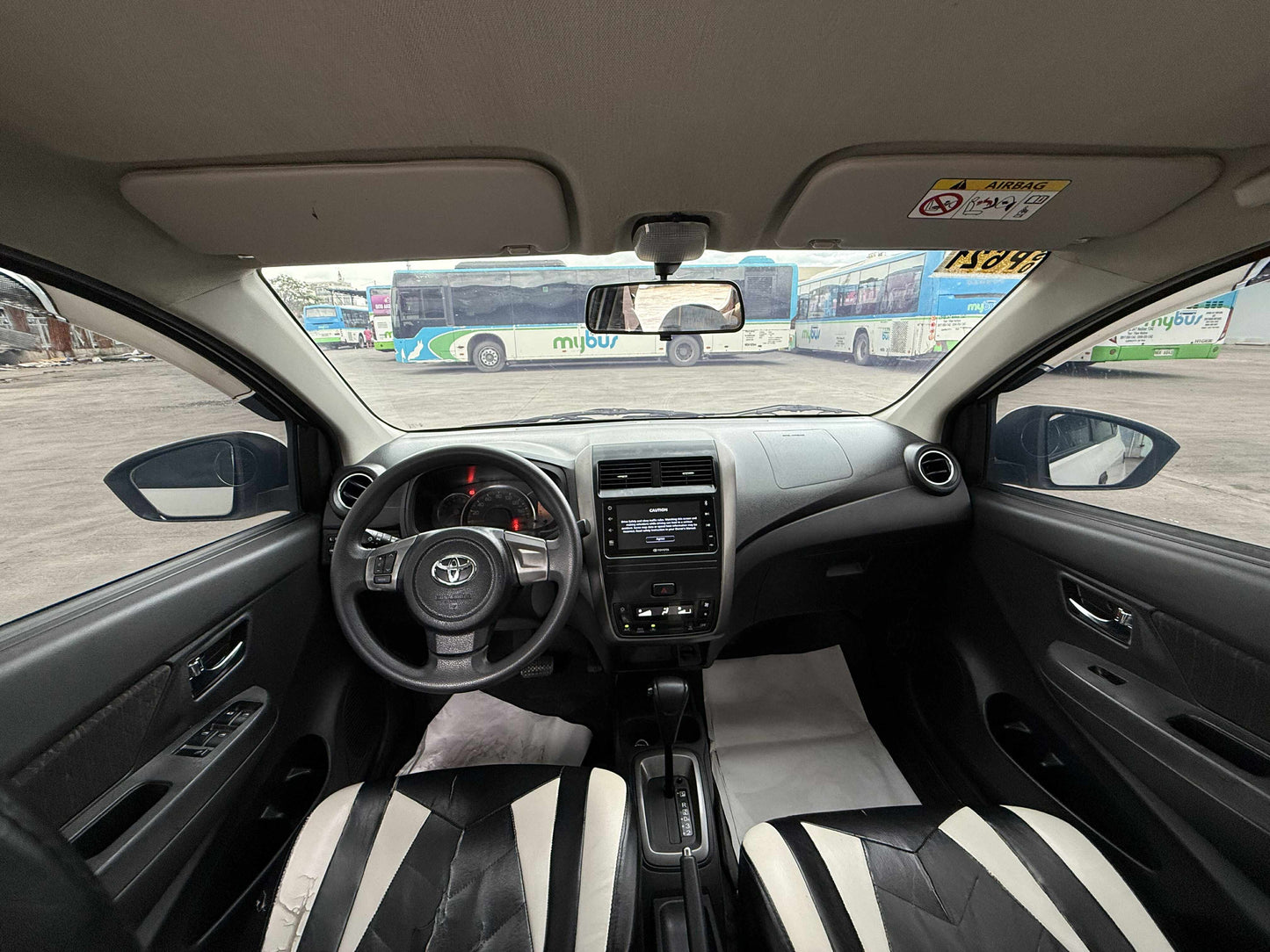 2021 TOYOTA WIGO G 1.0L AUTOMATIC TRANSMISSION Gold Aces Car Display Center