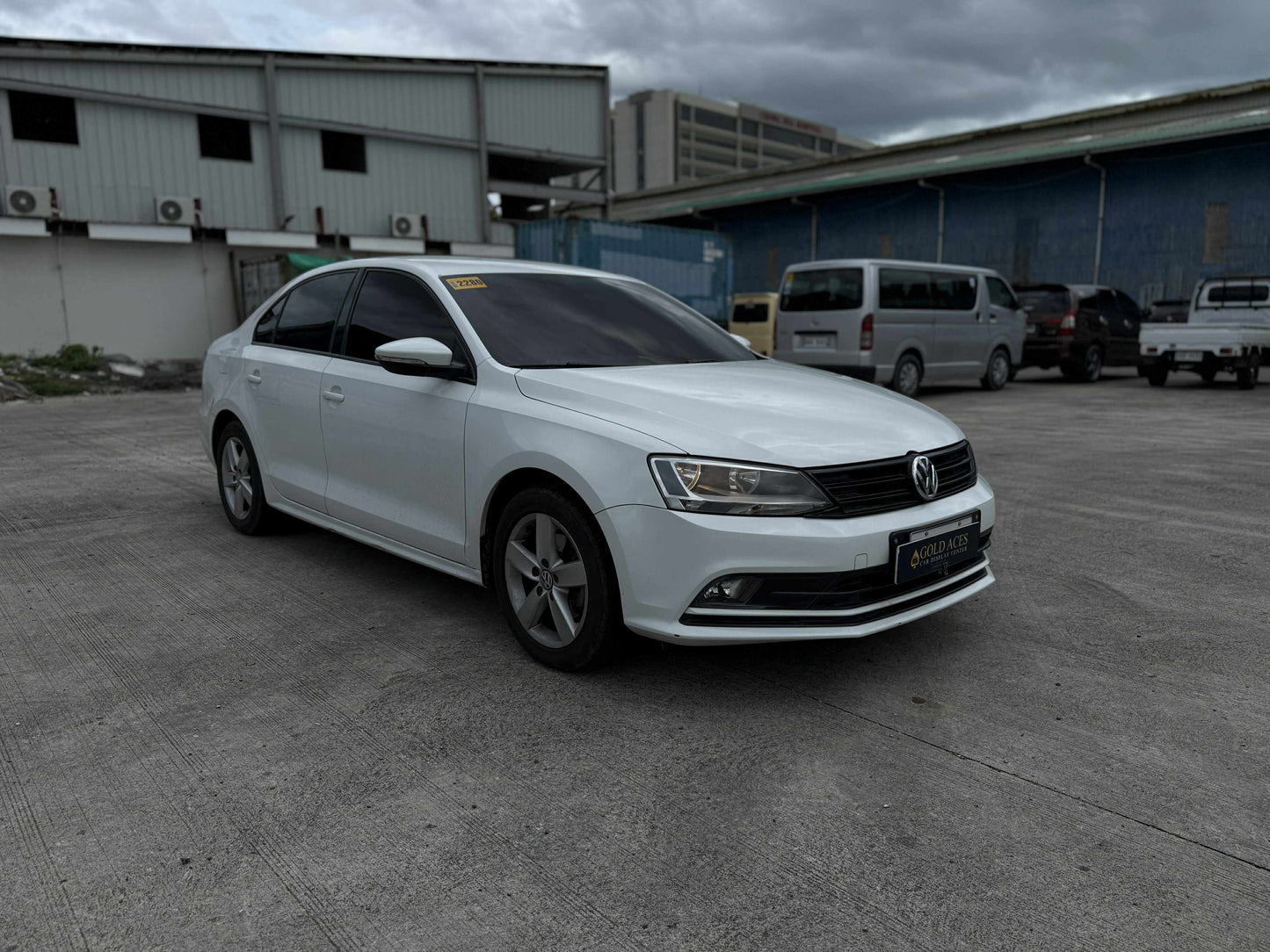 2016 VOLKSWAGEN JETTA 1.6L DSL MANUAL TRANSMISSION Gold Aces Car Display Center
