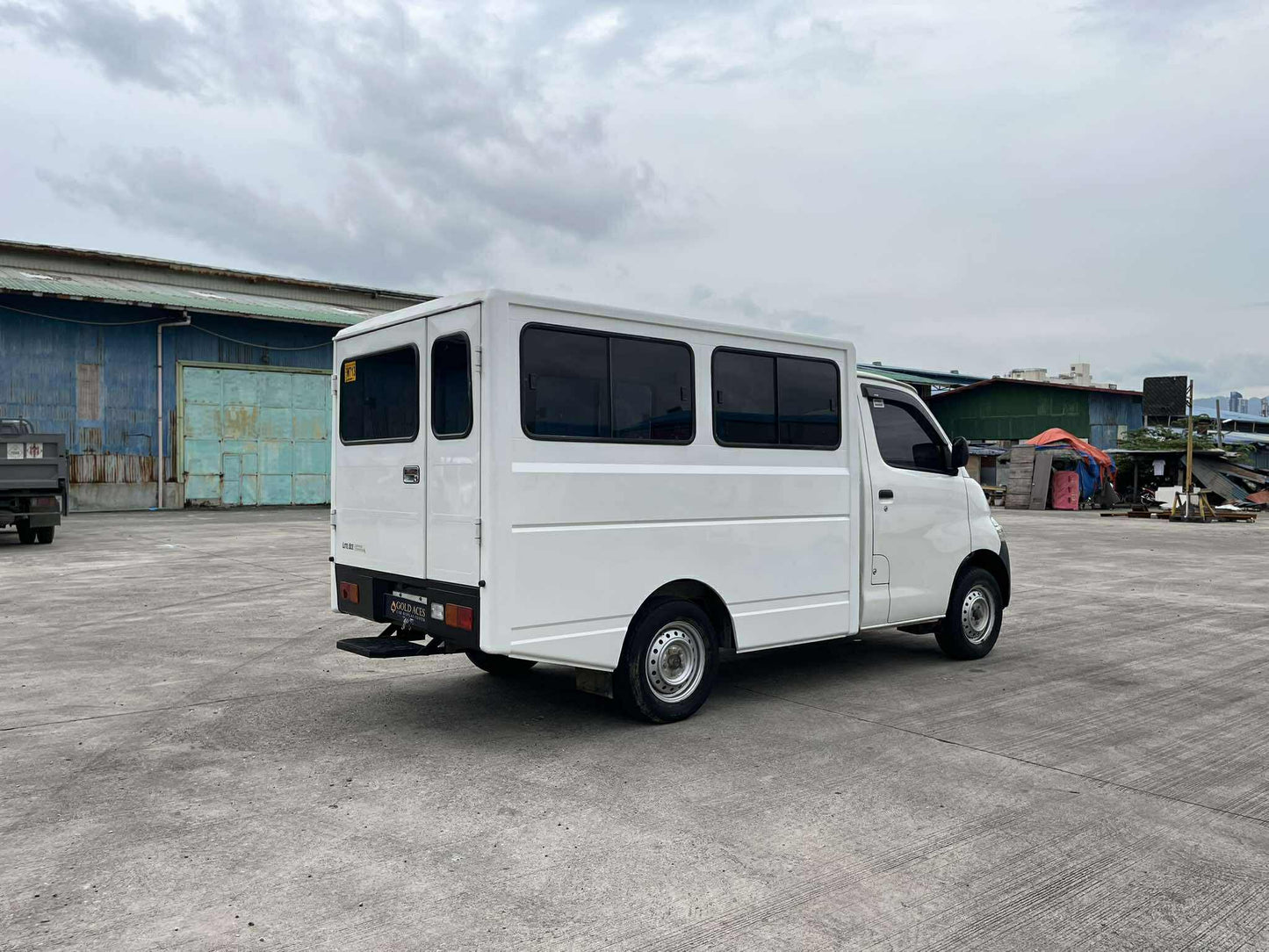 2023 TOYOTA LITEACE FX 1.5L MANUAL TRANSMISSION Gold Aces Car Display Center