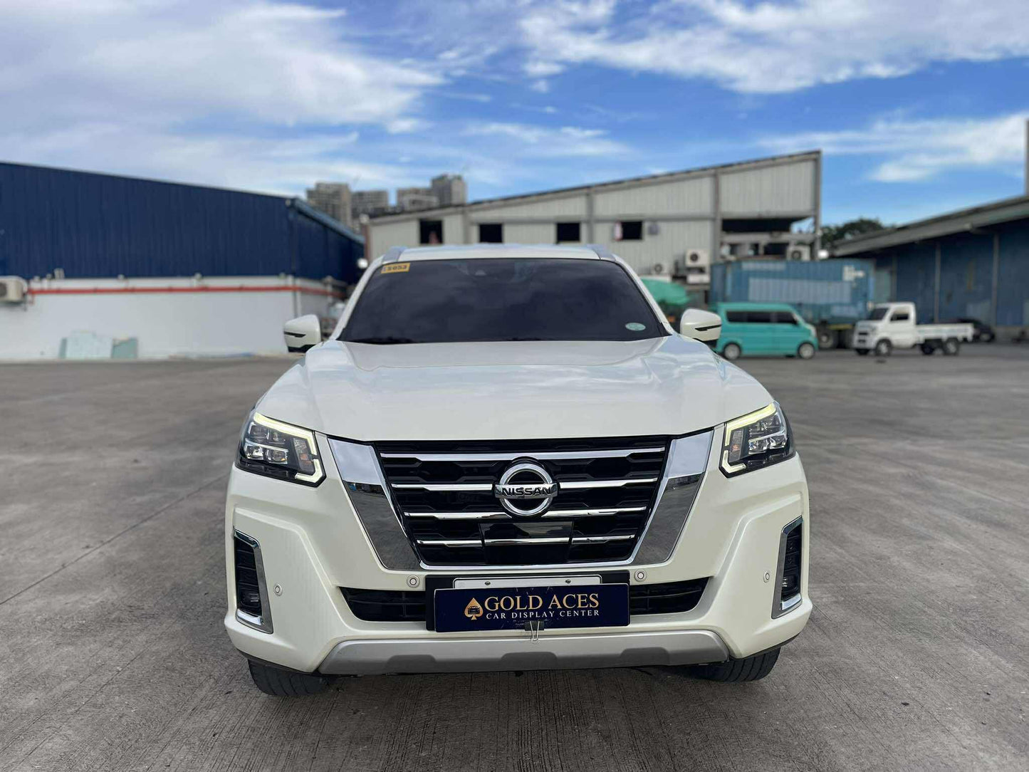 2022 NISSAN TERRA 2.5L VL 4X4 AUTOMATIC TRANMISSION Gold Aces Car Display Center